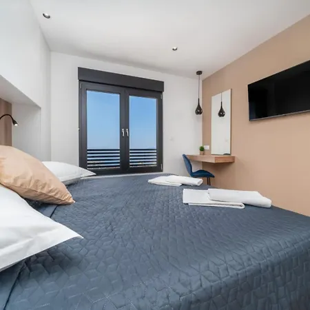 Andro Ii Apartman Makarska