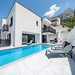 Andro Ii Apartment Makarska