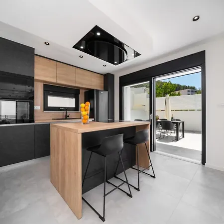 Andro Ii Appartement Makarska